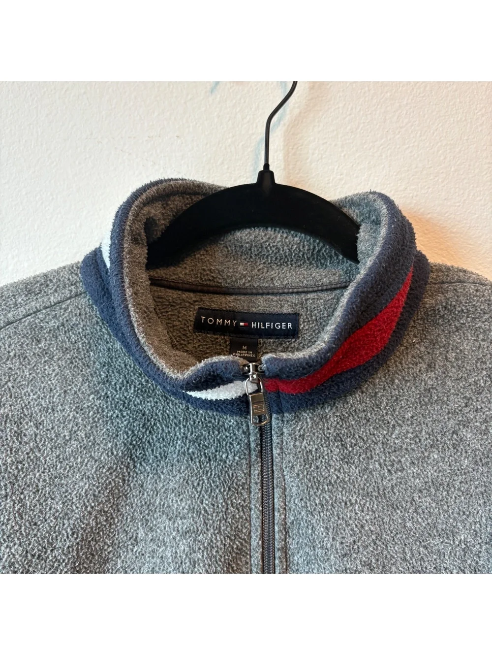 Tommy Hilfiger Mens 2000s Y2K Fleece Gray Pullover Size M Vintage Fall Warm